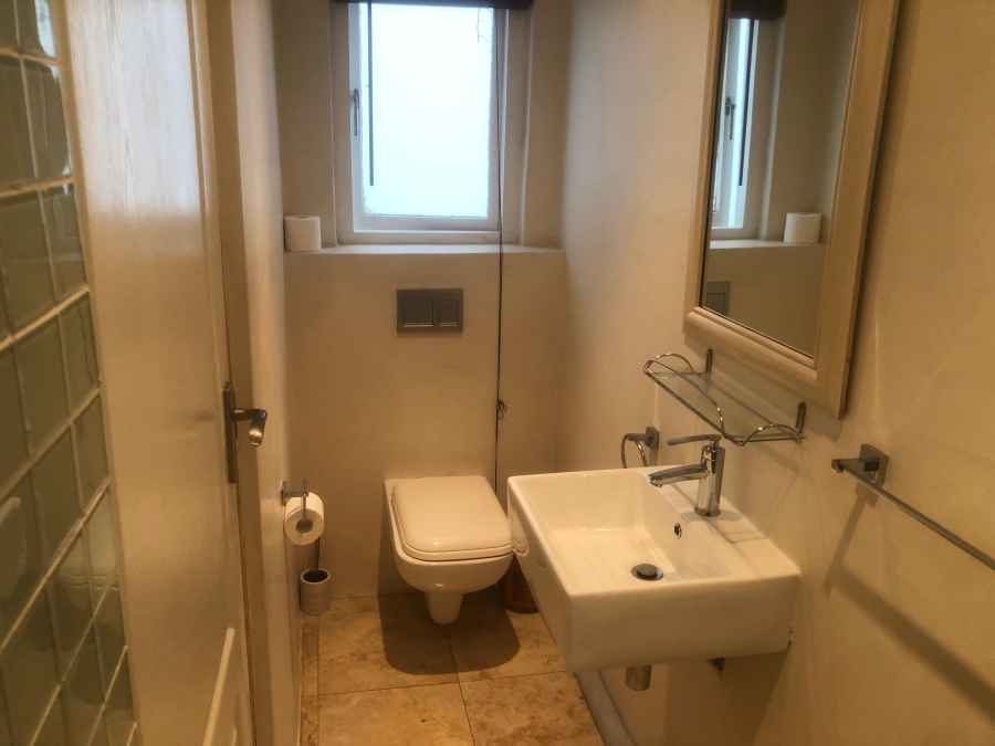 To Let 2 Bedroom Property for Rent in Sea Point Western Cape